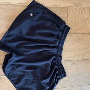 LuluLemon 4” Hotty Hot shorts